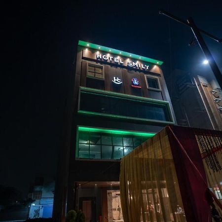 Hotel Smily Ludhiana Esterno foto