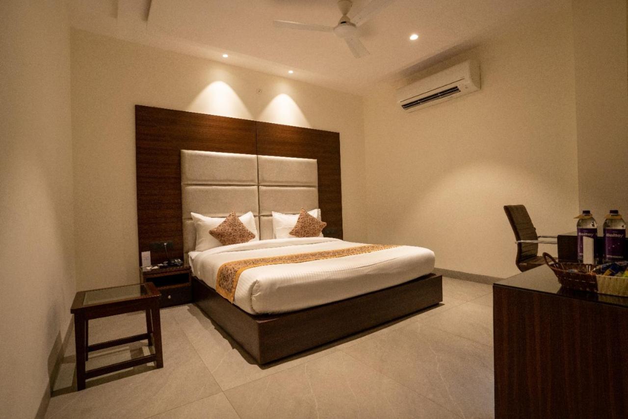 Hotel Smily Ludhiana Esterno foto